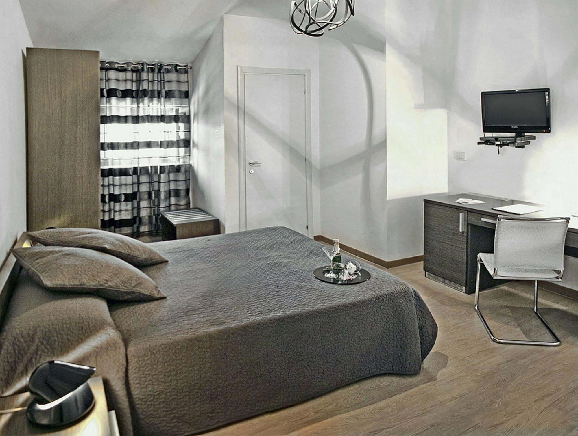 Suite Inn Catania 3*